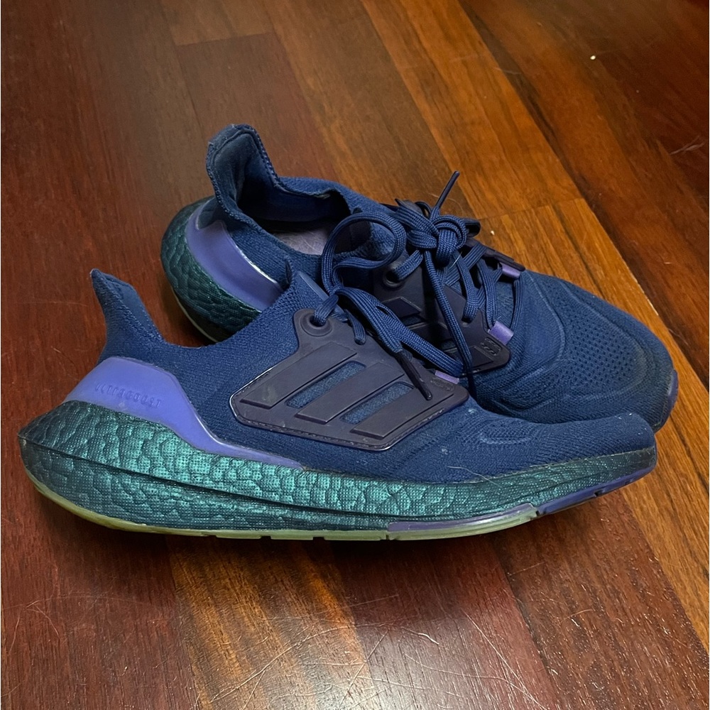 Adidas Ultraboost 22 Blue with iridescent mermaid type bottom